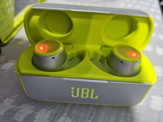 Jbl reflect flow 2nd hand for sale