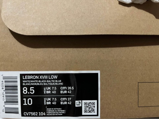 LeBron 18 Low ‘Stewie Griffin’