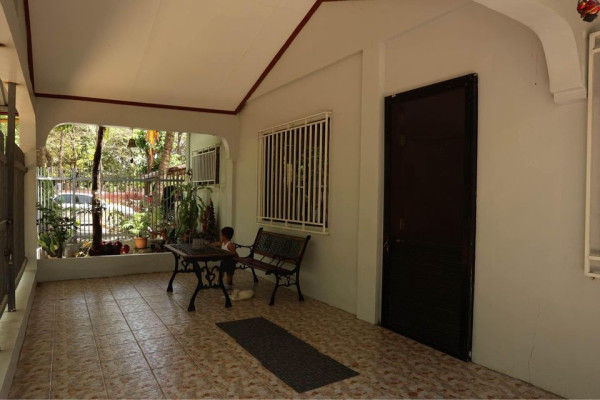 FOR SALE HOUSE & LOT