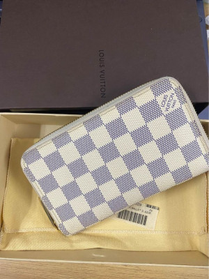 Louis Vuitton Zippy Wallet