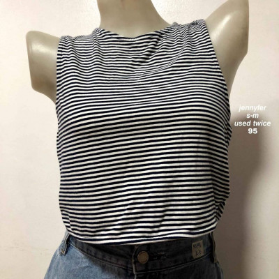 branded aesthetic tops (pre loved)