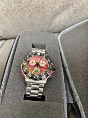 Tag heuer f1 red