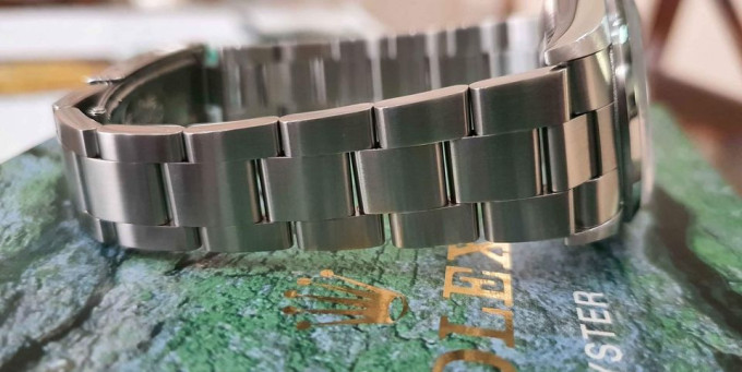 Rolex Oyster Perpetual Date 34mm Complete Set Ref. 15200, 9 /10! Ranked A in Jap