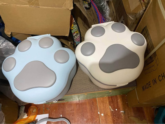 Pet food storage box
