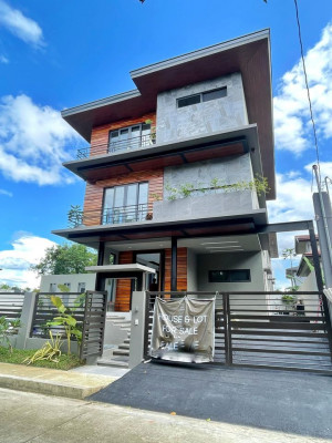 HOUSE AND LOT FOR SALE