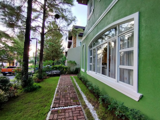 Fully Furnished Romantic Italian House in Portofino Subd.
