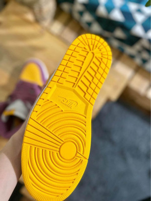 Air Jordan 1 Mid Brotherhood