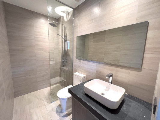 Grand Astonishing Townhouse for Sale in San Juan, near Wilson