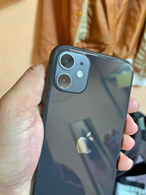 FOR SALE IPHONE 11 64GB