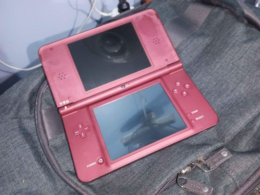 Nintendo DSi XL (4gb)