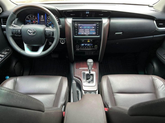 2017 Toyota fortuner v