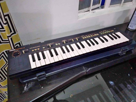 YAMAHA PORTASOUND PS400