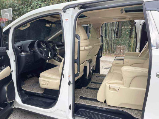 Toyota Alphard Vip Van