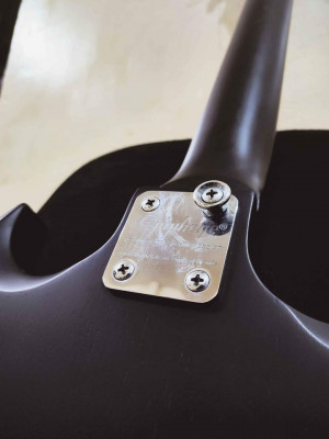 EPIPHONE SG ELECTRIC GUITAR & AMPLIFIER 30 WATTS TONY SMITH