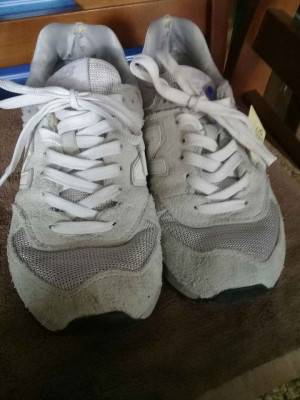 Running shoes for men and women