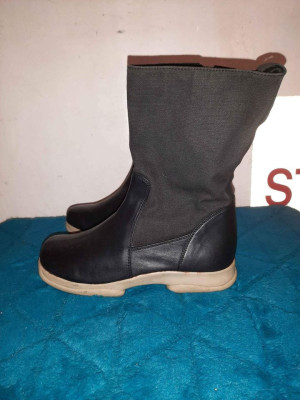Esprit EDC boots