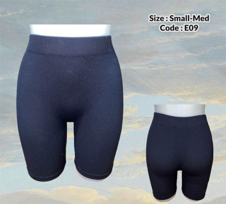 CROPTOP/BRALETTE/KNITTED SLEEVELES TOP. CUT TAG ZARA/ BIKER SHORT