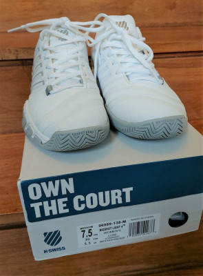 K-swiss tennis shoes