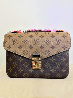 Louis Vuitton Pochette Metis Reverse Monogram Bag