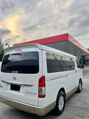 2015 Toyota super grandia