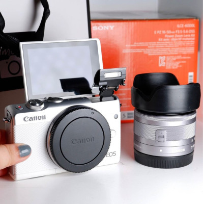 CanonM100 24MP Mirrorless 15-45 STM wifi bluetooth touch screen lcd