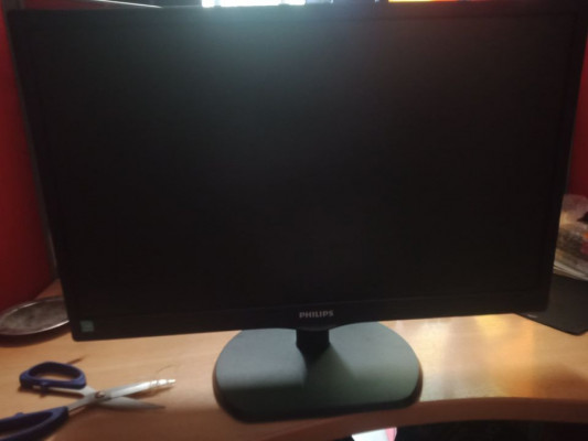 AOC AND PHILIPS LED-backlit LCD monitor