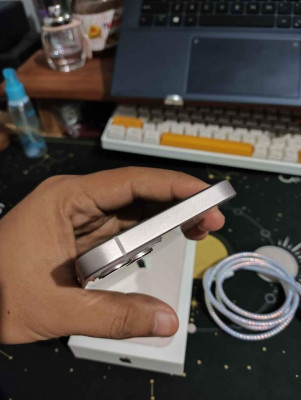 Iphone 13 128gb 98%batt SMART