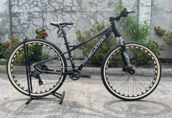 BRAND NEW MOUTAIN BIKES!