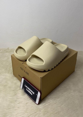 Yeezy Slide Bone