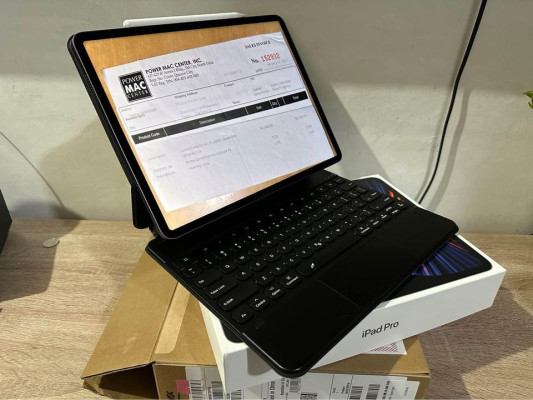 iPad Pro M1 12.9 inch 128GB Space Gray with Keyboard and Pencil