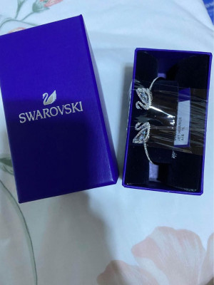 Swarovski Dancing Swan Bangle
