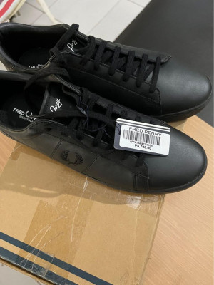 FRED PERRY SNEAKERS
