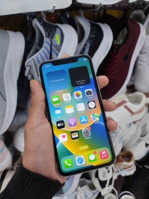 Iphone XR 128gb 85%battery health