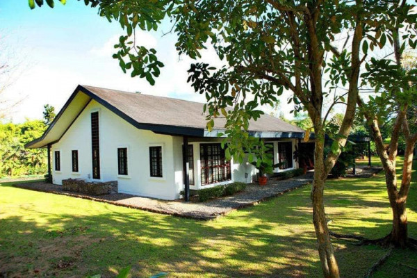 FARM HOUSE Owned by a Famous Designer in the Philippines