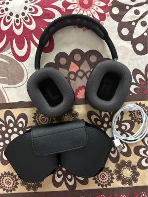 Apple AirPods Max (HK Variant) Negotiable