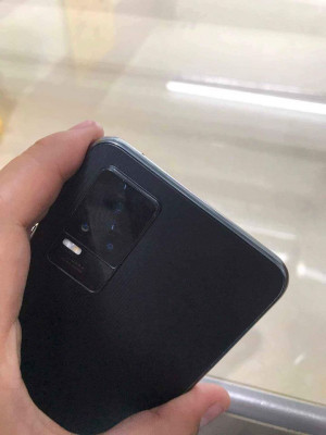 Vivo V21E 128gb 8gb ram