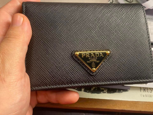 0RIG!Prada*wallet (w/ official receipt)