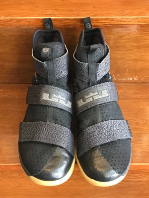 For Sale Only : Pre-loved Nike Lebron Zoom Soldier X black gum