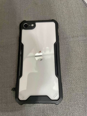 Iphone se 2020 64 gb negotiable