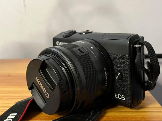 CANON EOS M200 Mirrorless Camera