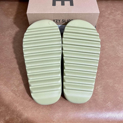 Adidas Yeezy Slides - Resin