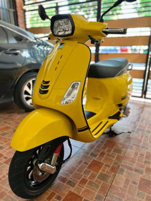 2022 Vespa s125