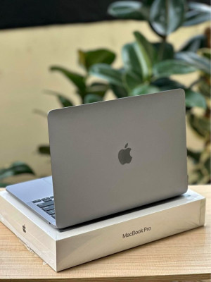 MacBook Pro M2