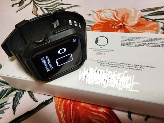 Apple Watch SE 44mm (2020)