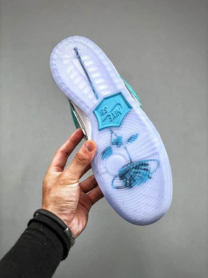 April skateboards dunk