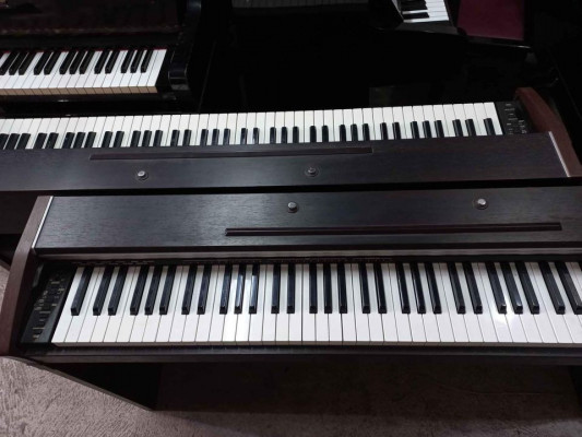 CASIO PRIVIA PX700 DIGITAL PIANO