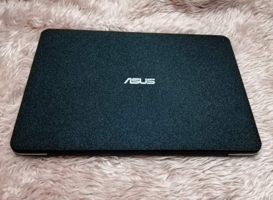 ASUS - A555L