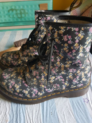 DMs 1460 and pascal virginia red size us6