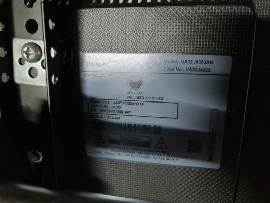 Samsung 32 inches Smart TV