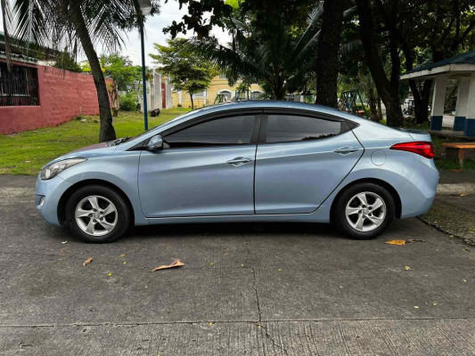 2012 Hyundai elantra matic